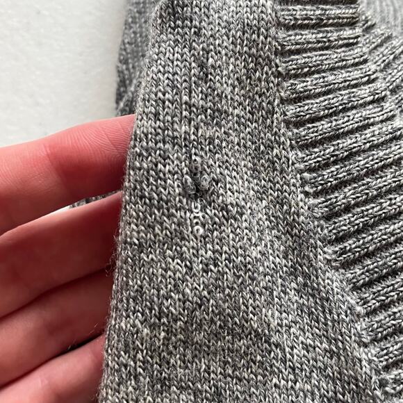 Banana Republic Men’s Gray V-Neck Sweater with Defect Size Medium Tall - Picture 6 of 16